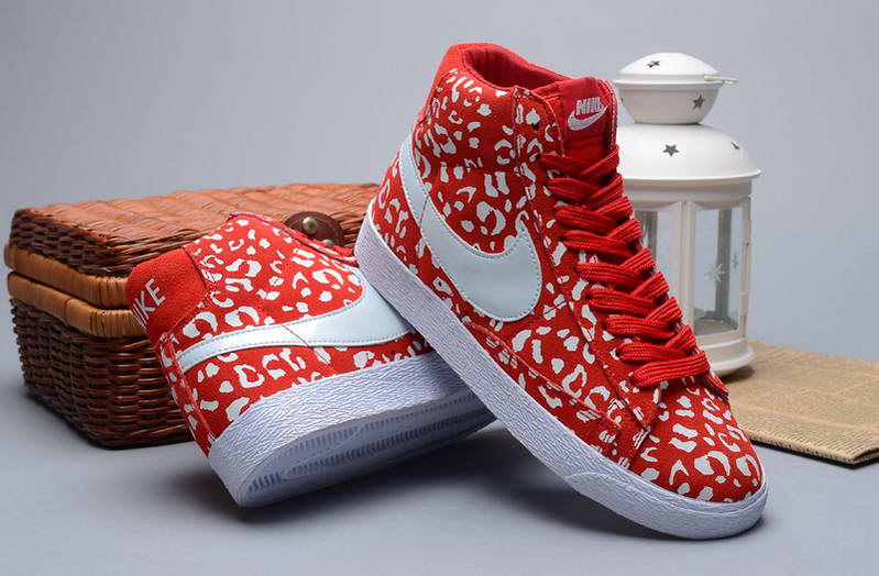 Nike Blazer High Glow dans la nuit de leopard rouge blanc (2)